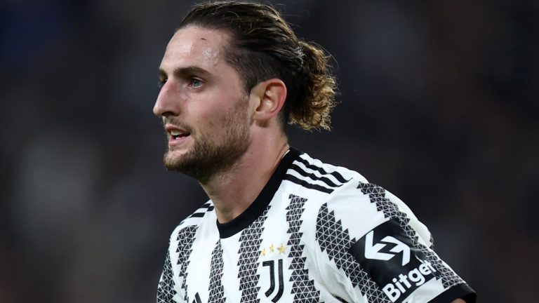 Manchester United ready to reignite Adrien Rabiot pursuit